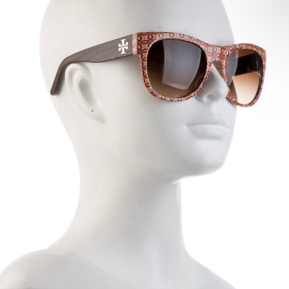 Tory Burch Accessories - Like new Tory Burch Cat-Eye Sunglasses